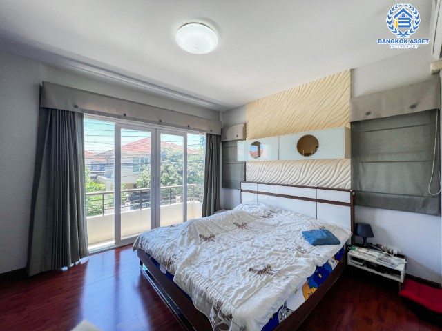 *****บ้านแฝดมือสอง นนทบุรี ม.ศุภาลัยวิลล์ ราชพฤกษ์-บางบัวทอง เนื้อที่กว้างขวางเกือบ 40 ตร.ว. ฟังก์ชัน 3 ห้องนอน 2 ห้องน้ำ ที่จอดรถ 2 คัน บ้านสภาพสวย พร้อมของแถมแบบจัดเต็ม พร้อมเข้าอยู่ได้เลย! โครงการตั้งบนทำเลเดินทางสะดวก ใช้เวลาเพียง 15 นาทีถึงรถไฟฟ้าสายสีม่วง "สถานีบางพลู" และจุดขึ้นทางด่วน "กาญจนาภิเษก" จองเลย!